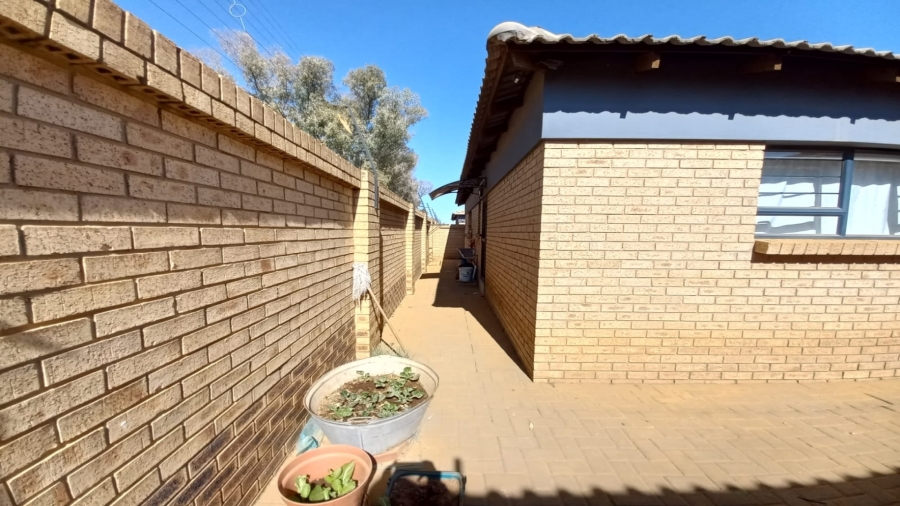 3 Bedroom Property for Sale in Baillie Park North West